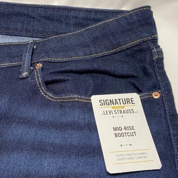 Levi Signature Gold Jeans Women's 26L Dark Denim Mid Rise Bootcut (38x34) NWT - Picture 10 of 12
